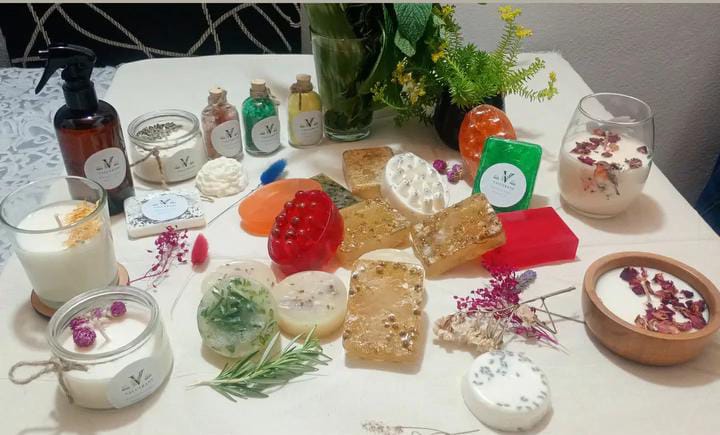 jabones, velas aromaticas, esencias y sales